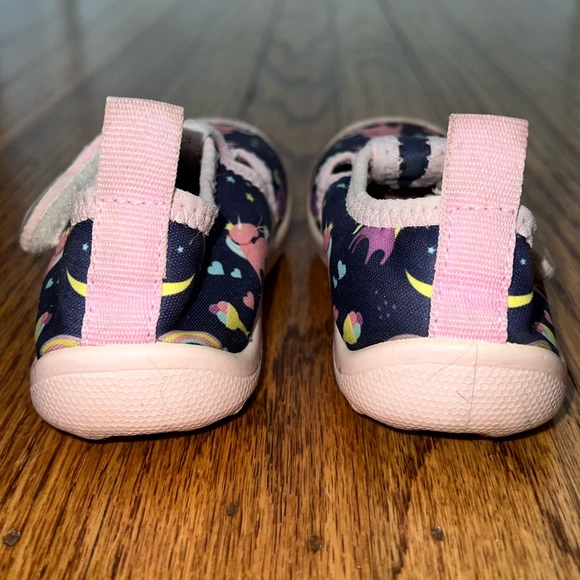 Bundle of Two Pairs of Summer Shoes, Toddler Girl Size 5 - Picture 5 of 12